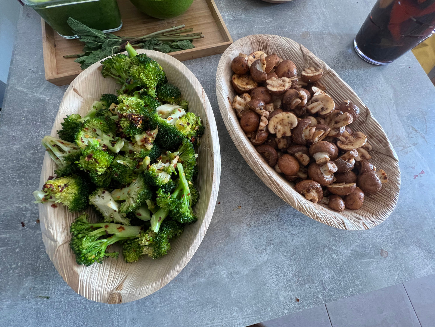 X Large Salad Serving Dish (13"/33cm, Palm Leaf)